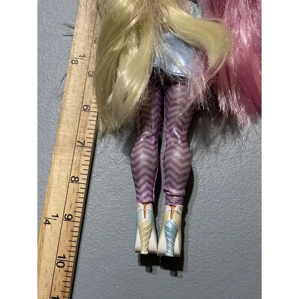 LOL Surprise OMG Candylicious fashion doll Articulated‎